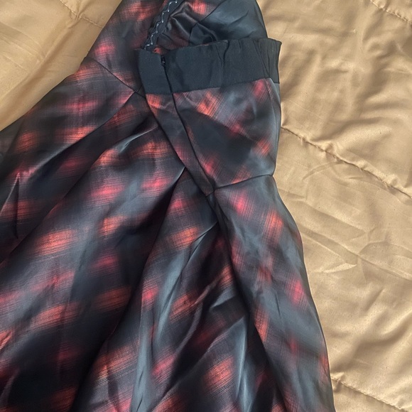 Fancy red and black strapless dress! - Picture 6 of 6